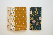 Load image into Gallery viewer, Warm Summer Themed Napkins - Set of 4