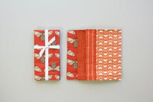 Load image into Gallery viewer, Bee Themed Napkins - Set of 4