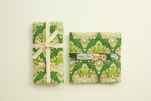 Load image into Gallery viewer, Bee & Floral Themed Napkins - Set of 6