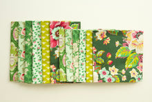 Load image into Gallery viewer, Bee & Floral Themed Napkins - Set of 6
